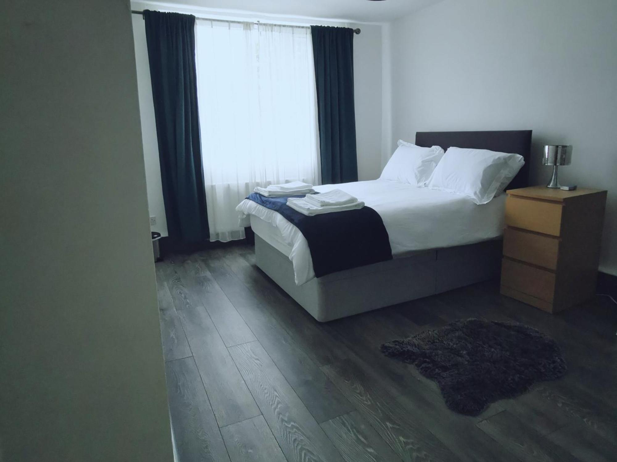 Entire 1 Bed Spacious Apartment, Private Balcony & Study Room Near City Whitehouse  外观 照片